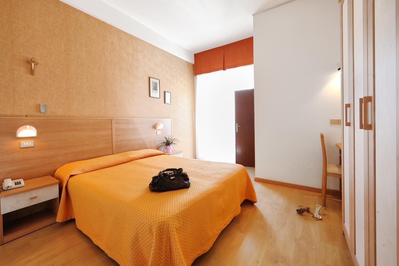 Hotel Mirabel Rimini Ngoại thất bức ảnh