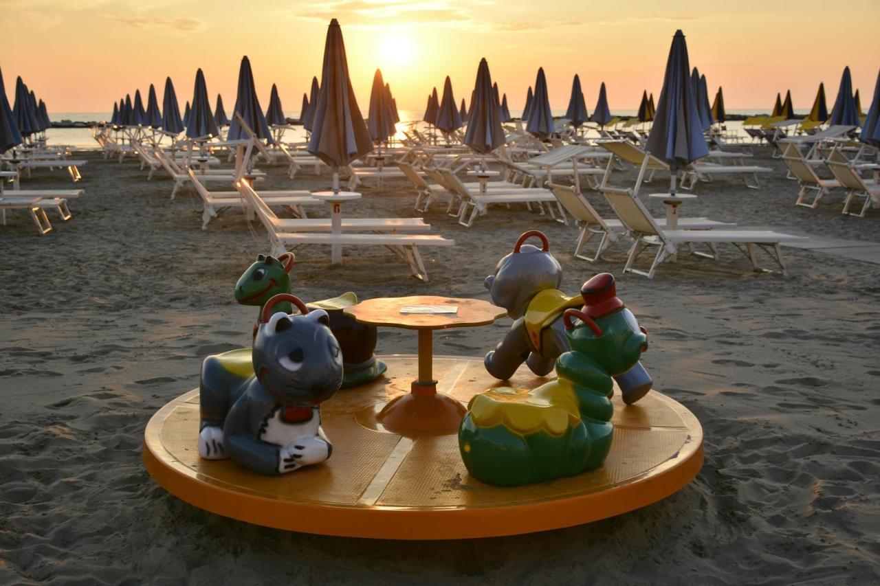 Hotel Mirabel Rimini Ngoại thất bức ảnh