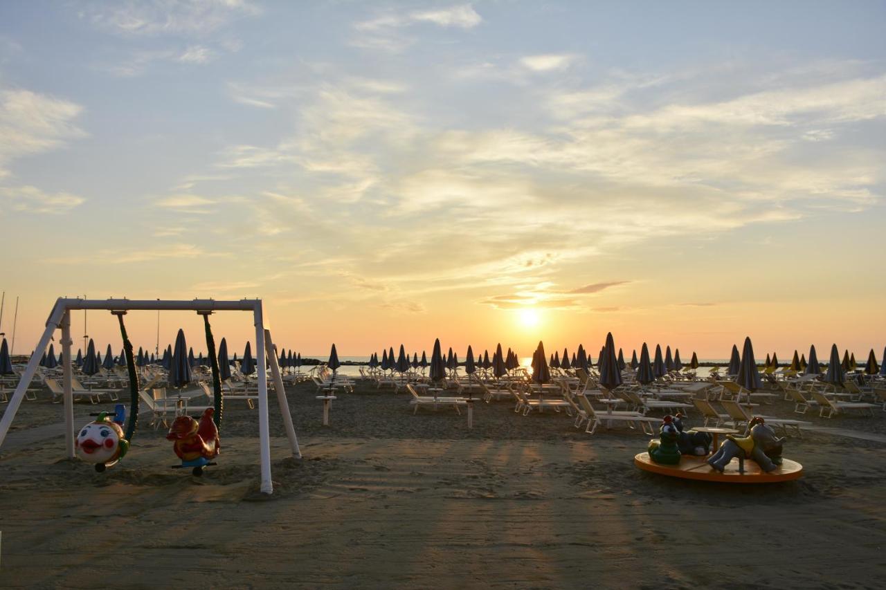 Hotel Mirabel Rimini Ngoại thất bức ảnh